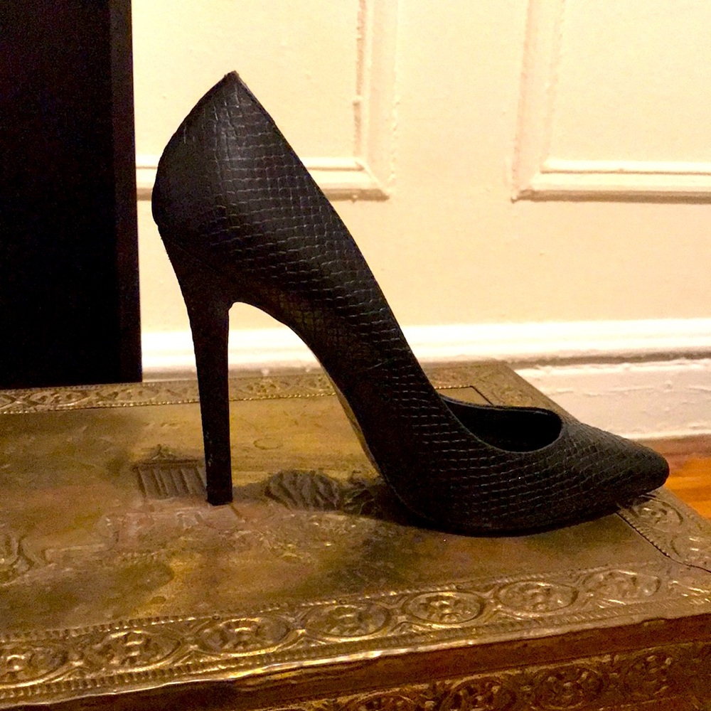 Colin Stuart black pumps, 9M